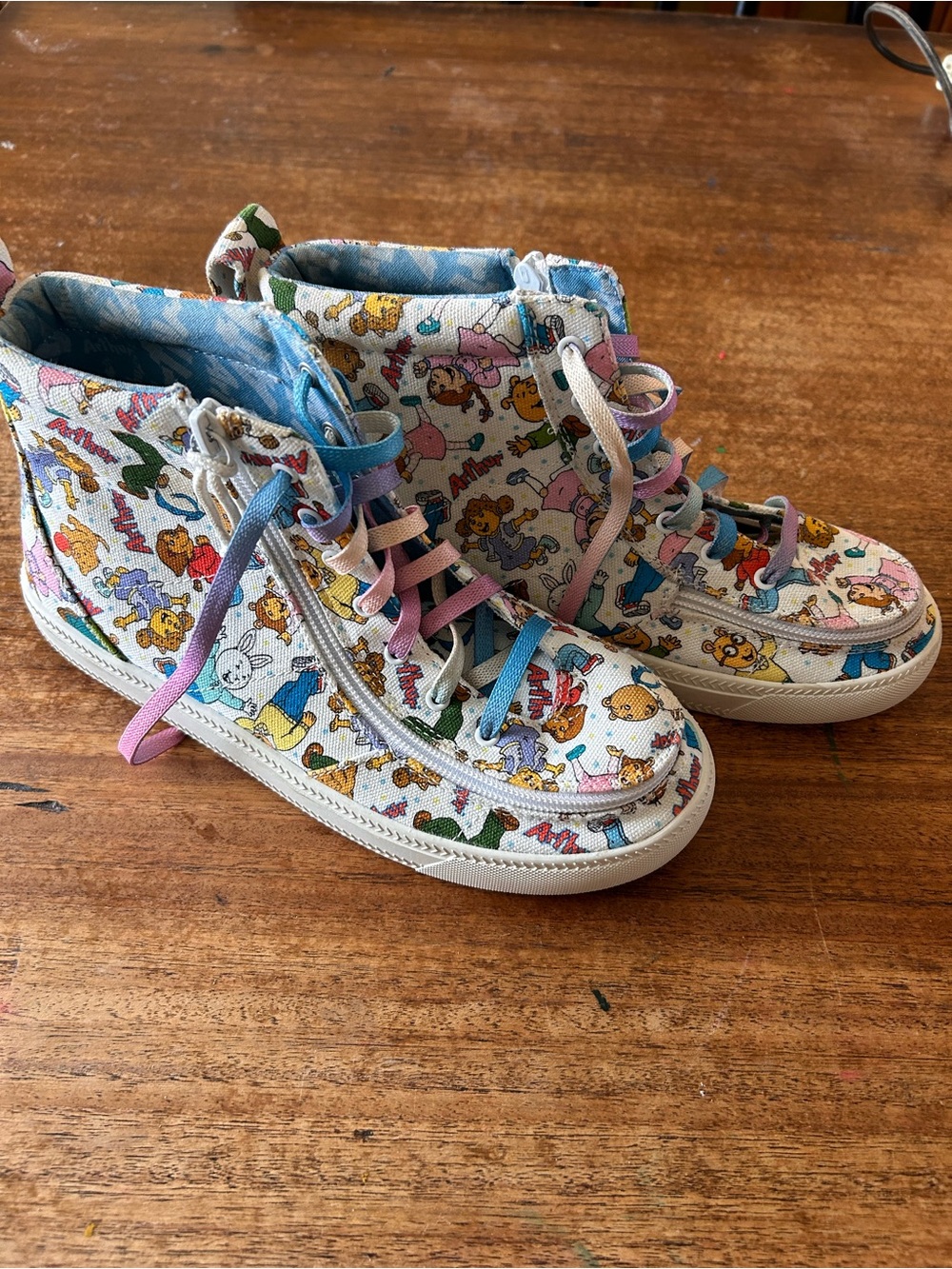BILLY Footwear exclusive Arthur Print High-Tops kids size 5